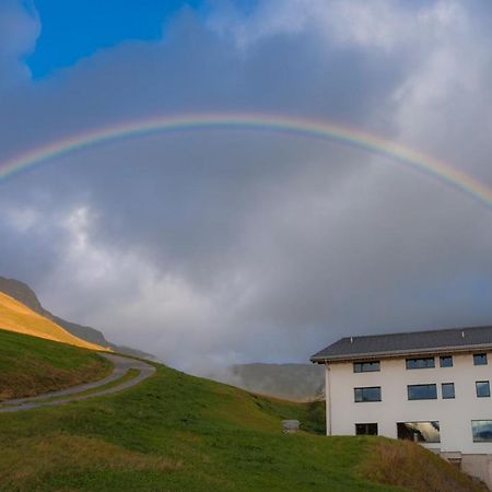 Hotel Avers Am Bach Exterior photo