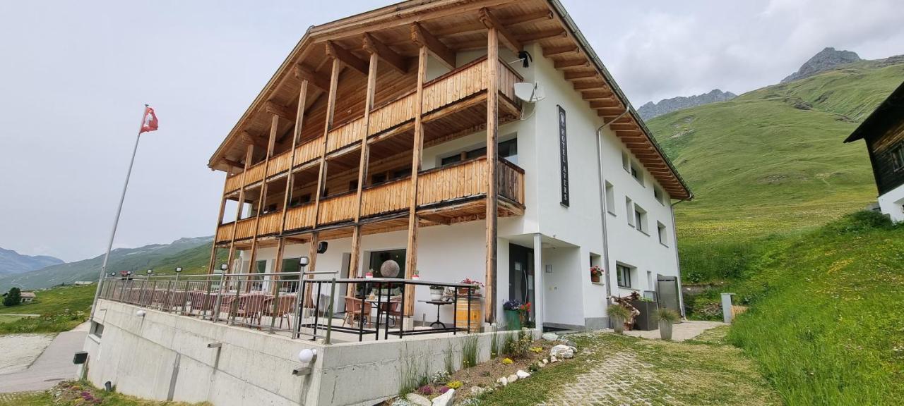 Hotel Avers Am Bach Exterior photo